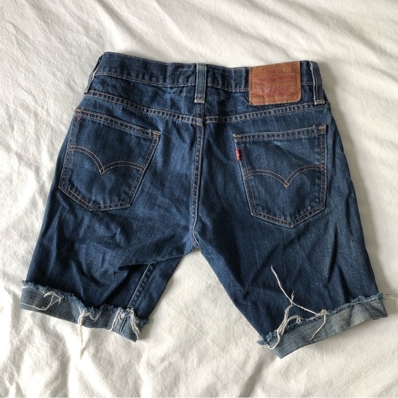 VINTAGE Leviās Denim Distressed Cutoff Shorts - Picture 5 of 10